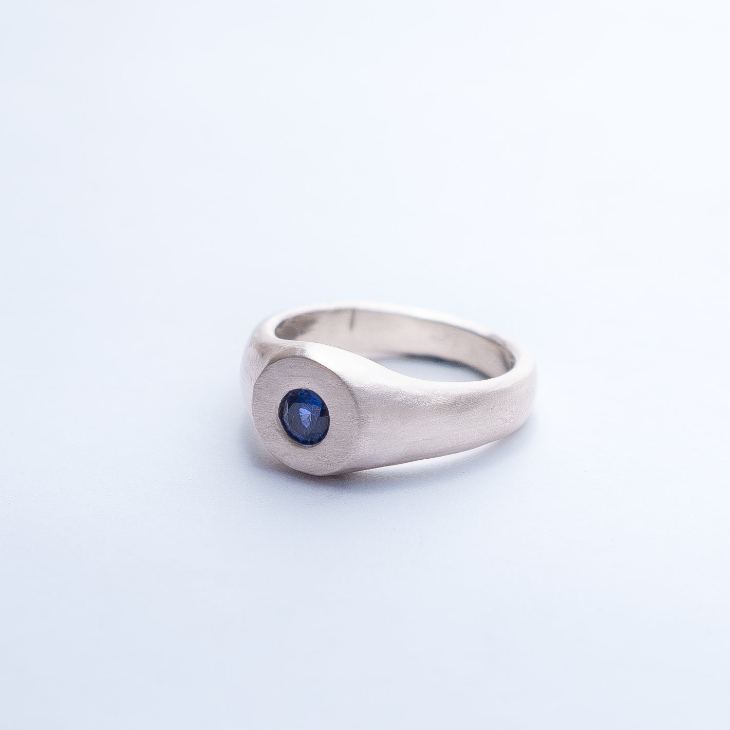 Sable Signet Sapphire