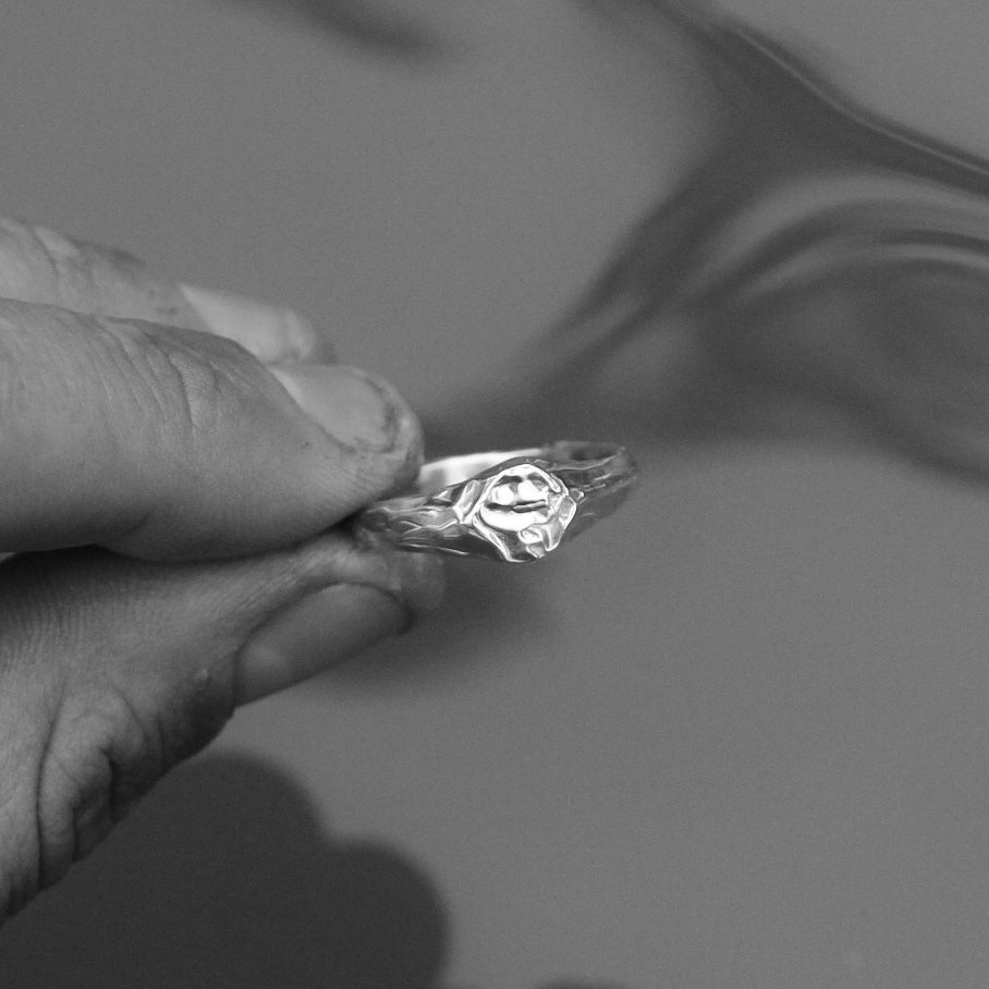 Distend Ring