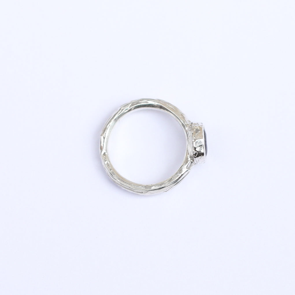 Figure Noir Ring